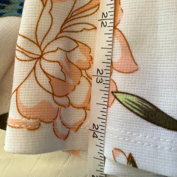 Lovely Size Small A-Line Floral Cold Shoulder Short sleeved dress. - Picture 10 of 10